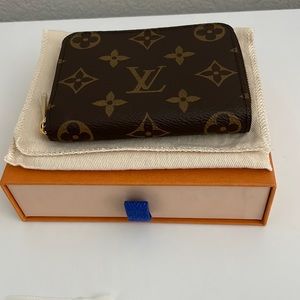 Louis Vuitton Zippy Coin purse